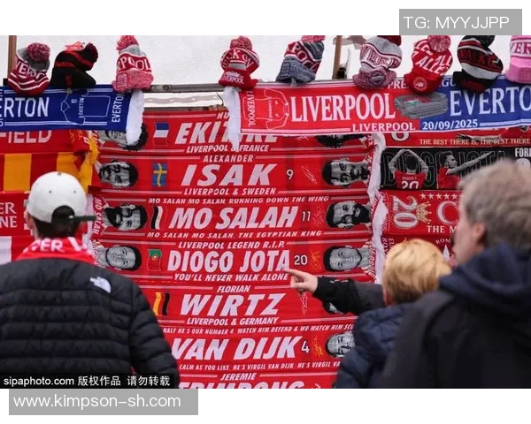 足球明星们青睐的运动品牌揭秘及其背后的故事与影响